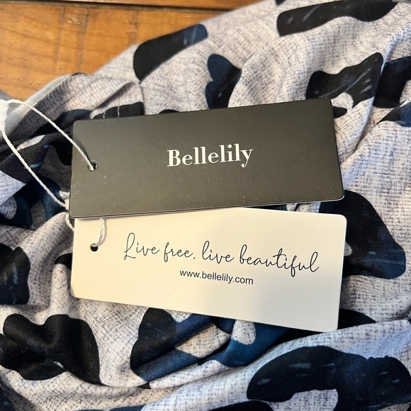 𝅺BELLE lily animal print blouse - Picture 4 of 4